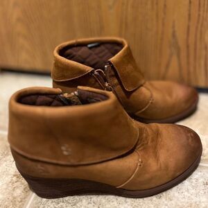 The North Face Women’s Waterproof Winter Grip Leather Wedge Zip Up Booties Sz-8